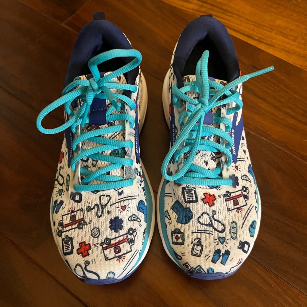 Brooks Trace 3 Nurse Shoe Special Edition